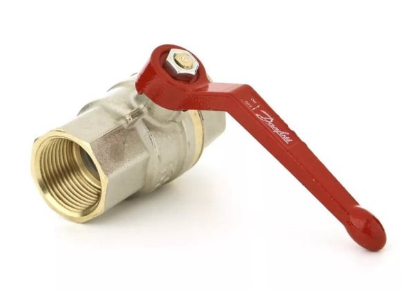 Installer le robinet à bille de couplage