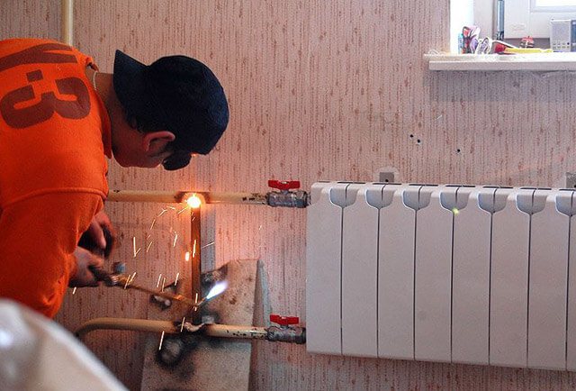 installation de radiateurs de chauffage soudés au gaz