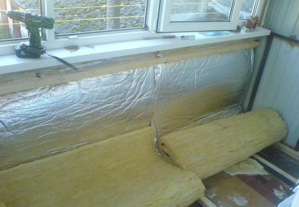 L'isolation du balcon doit être faite de matériaux légers minimum