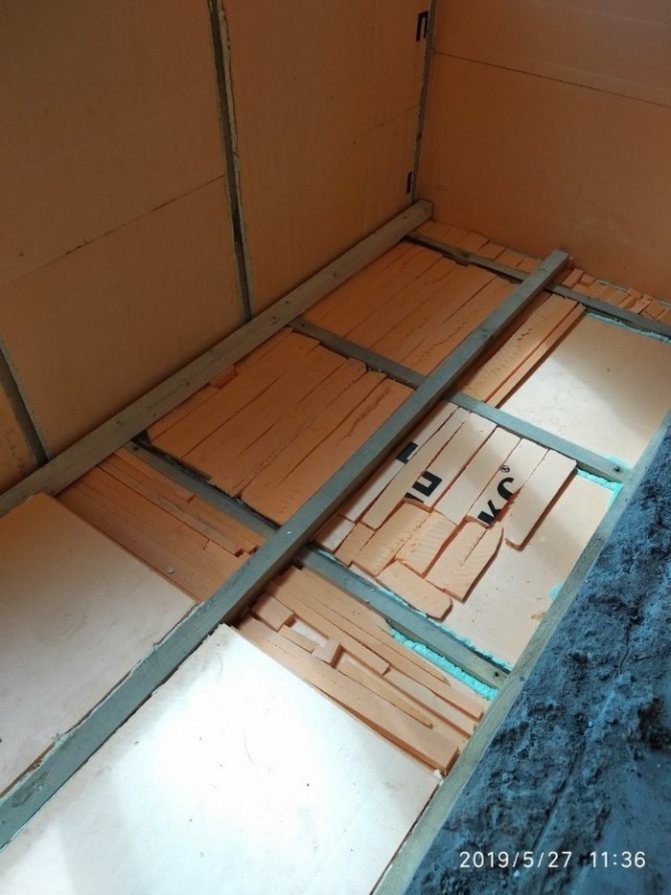 Réchauffer un balcon à Khrouchtchev: comment le faire soi-même?