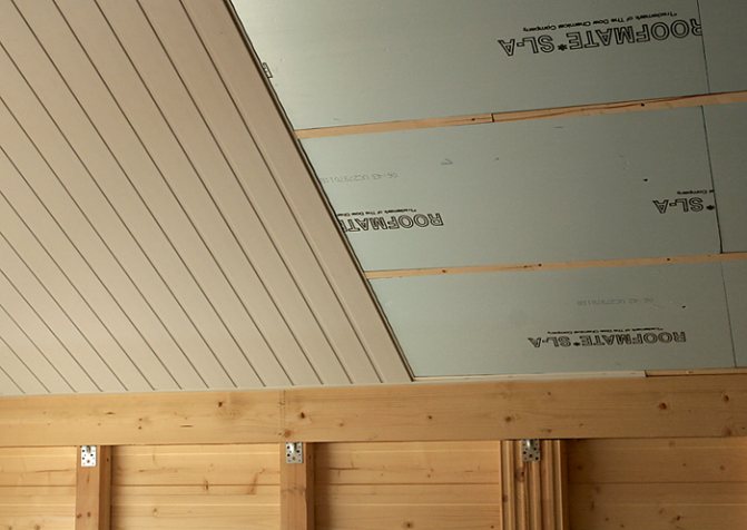 Isolation du grenier avec mousse: caractéristiques, avantages et inconvénients. Comment faire une isolation de grenier de vos propres mains? photo - uteplenie penoplastom 7