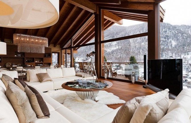 Isolation des murs d'une maison en bois de l'intérieur