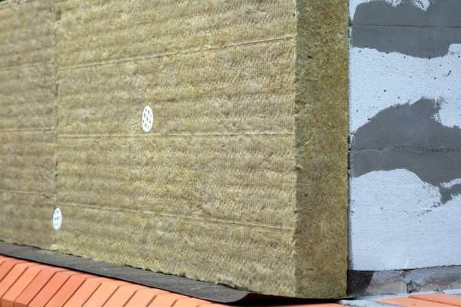 isolation des murs avec de la laine minérale