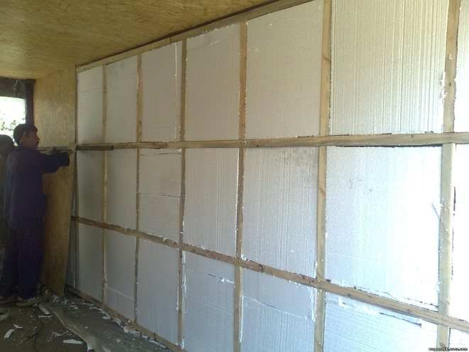 Isolation des murs avec mousse