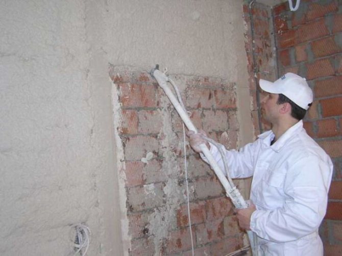 Isolation des murs avec du plâtre