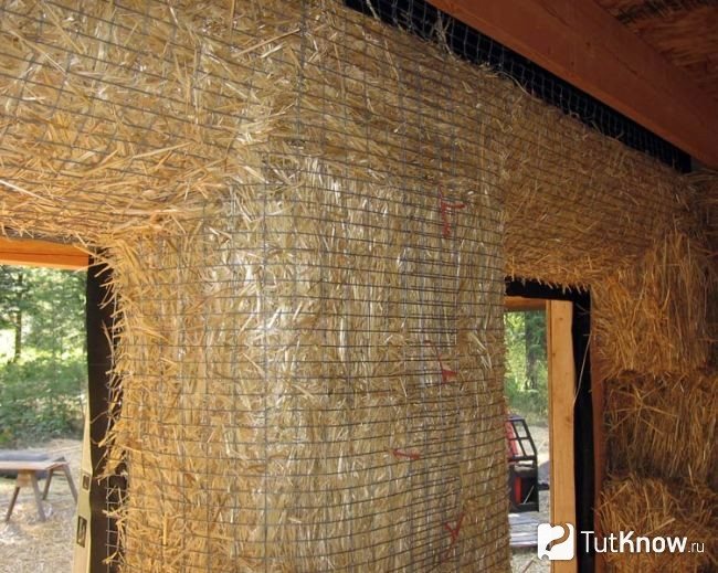 Mur isolé en paille