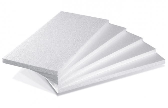 Mousse isolante pour la porte